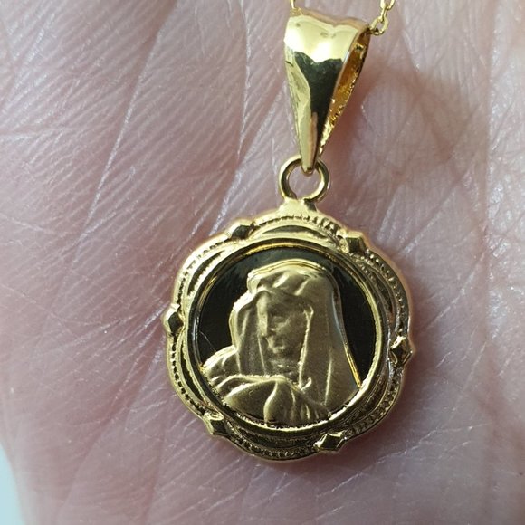 Gold Pendants - Picture 3 of 16